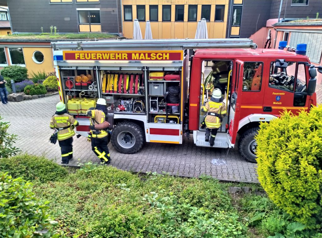 Wasser Marsch- Feuerwehrübung im Waldhaus 🔥
